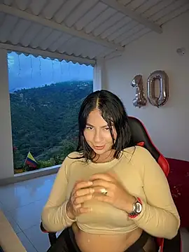 Snapshot of samanthahut1 chatting on 05.30.26 samanthahut1 online show from 05.30.26