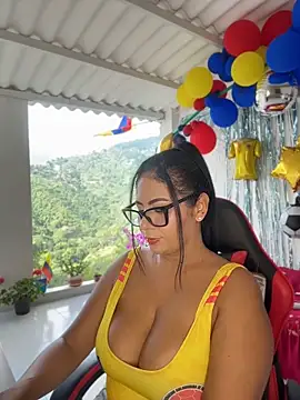 Snapshot of samanthahut1 chatting on 06.17.26 samanthahut1 online show from 06.17.26