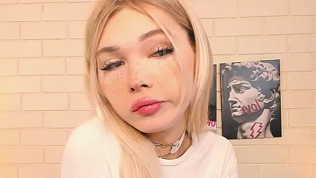 Blondy Fina online show from 10.28.25