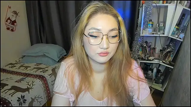 lyra x online show from 12.17.25