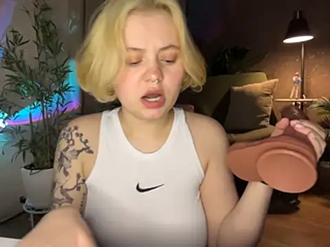 MoonIvy  online show from 03.20.26