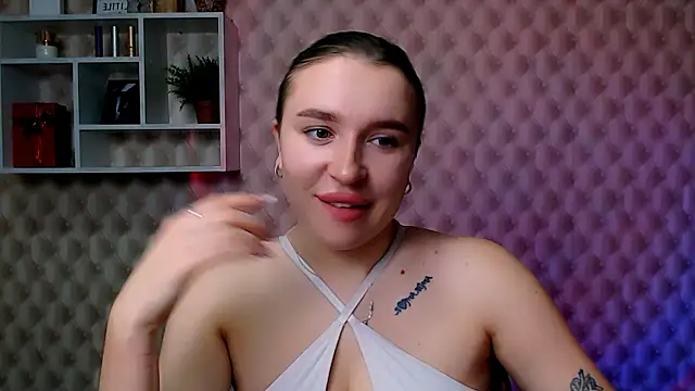 JuliaTopp  online show from 12.05.25