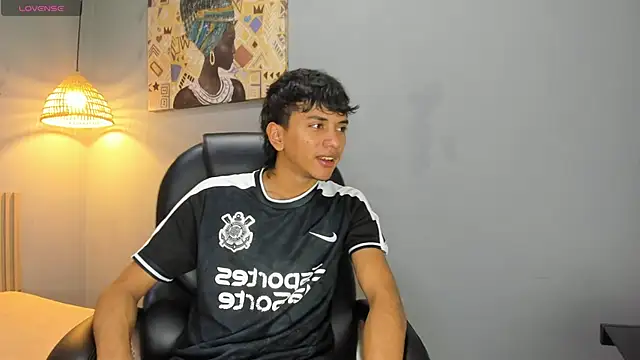 Snapshot of markbowie chatting on 05.31.26 markbowie online show from 05.31.26