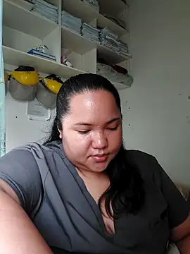 Snapshot of LianaCruzado chatting on 05.02.26 LianaCruzado online show from 05.02.26