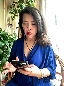 anna yngs online show from 11.06.25