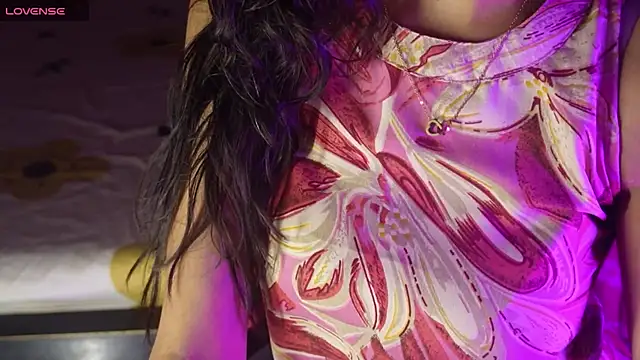 NidhiChandra online show from 10.18.25