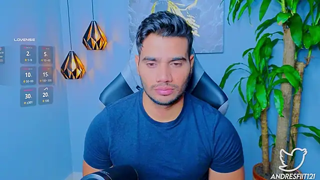 Snapshot of AndresR3 chatting on 09.17.25 AndresR3 online show from 09.17.25