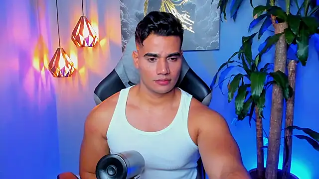 Snapshot of AndresR3 chatting on 11.10.25 AndresR3 online show from 11.10.25