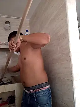 Snapshot of andrewcaxo chatting on 09.18.25 andrewcaxo online show from 09.18.25