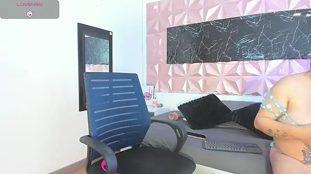 Scarlet fx online show from 11.21.25