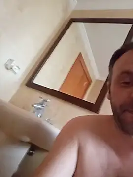 Snapshot of manchego85 chatting on 05.27.26 manchego85 online show from 05.27.26
