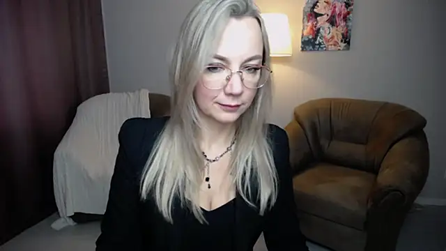 Snapshot of Ava_Elior chatting on 09.15.25 Ava Elior online show from 09.15.25