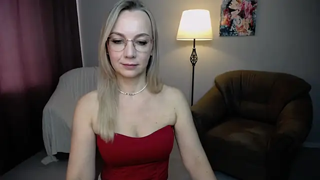 Snapshot of Ava_Elior chatting on 09.24.25 Ava Elior online show from 09.24.25