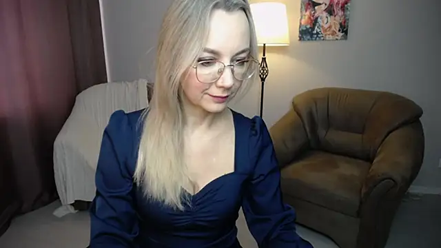 Snapshot of Ava_Elior chatting on 10.03.25 Ava Elior online show from 10.03.25
