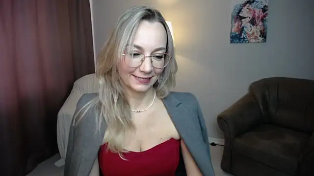 Snapshot of Ava_Elior chatting on 10.04.25 Ava Elior online show from 10.04.25