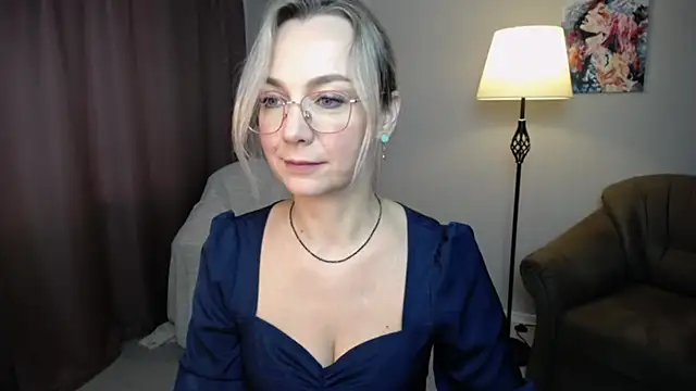 Snapshot of Ava_Elior chatting on 10.10.25 Ava Elior online show from 10.10.25