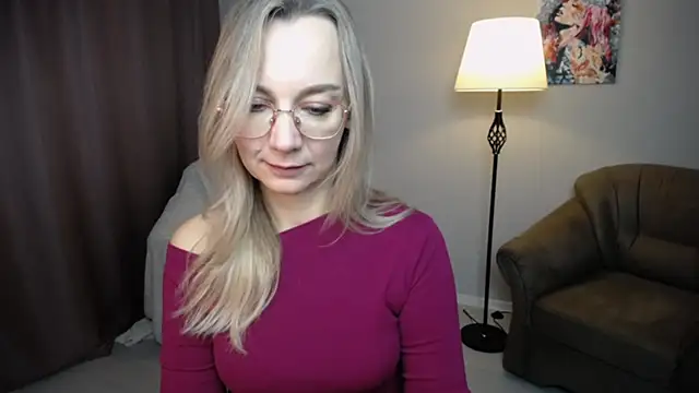 Snapshot of Ava_Elior chatting on 10.12.25 Ava Elior online show from 10.12.25