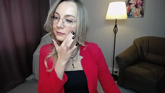 Snapshot of Ava_Elior chatting on 10.15.25 Ava Elior online show from 10.15.25