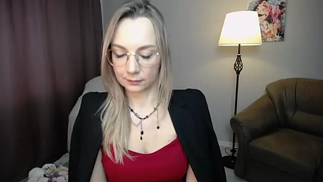 Snapshot of Ava_Elior chatting on 10.23.25 Ava Elior online show from 10.23.25