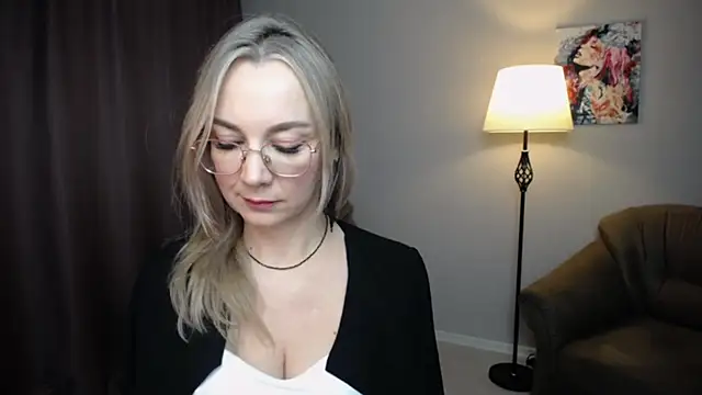 Ava Elior online show from 11.28.25