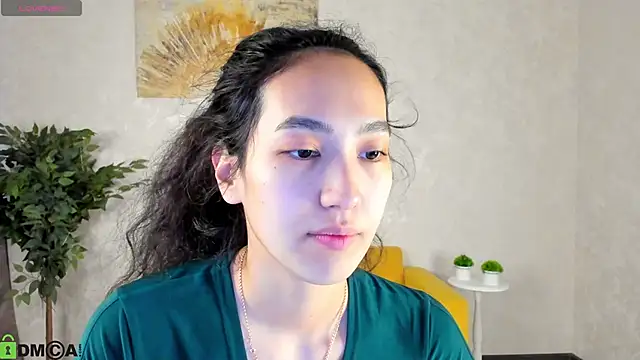 Snapshot of FlirtyAura chatting on 04.24.26 FlirtyAura online show from 04.24.26