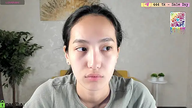 Snapshot of FlirtyAura chatting on 05.14.26 FlirtyAura online show from 05.14.26