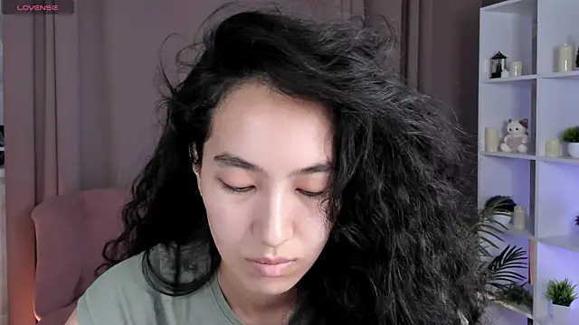 Snapshot of FlirtyAura chatting on 07.22.26 FlirtyAura online show from 07.22.26