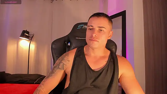 Snapshot of connorsmiith chatting on 07.05.26 connorsmiith online show from 07.05.26