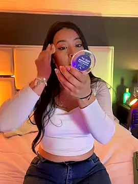 BellaFernandez   online show from 11.08.25