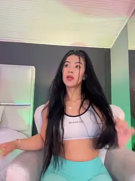 BellaFernandez   online show from 11.22.25