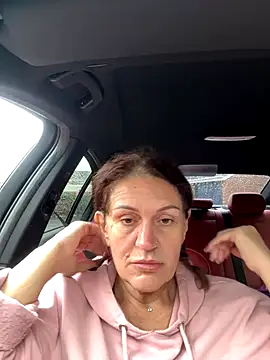 RubyyRosee online show from 10.03.25