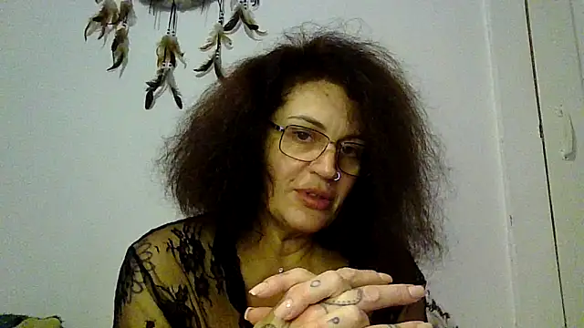 RubyyRosee online show from 10.15.25