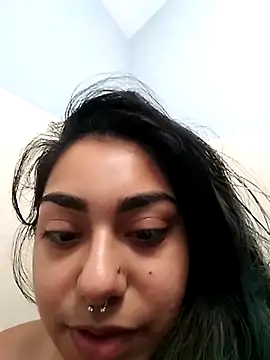 Snapshot of Lovelyrainn chatting on 09.20.25 Lovelyrainn online show from 09.20.25