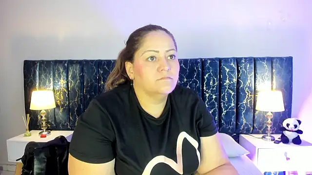 Snapshot of katte_landerr chatting on 02.23.26 katte landerr online show from 02.23.26