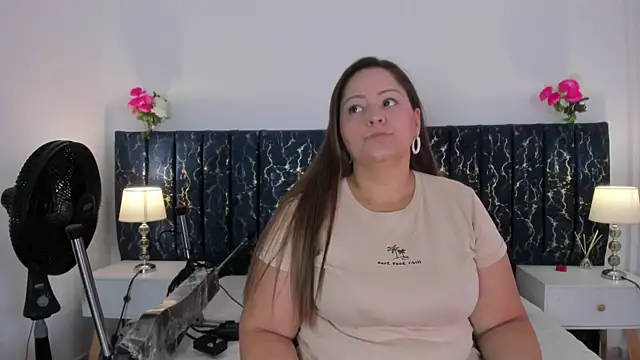 Snapshot of katte_landerr chatting on 03.20.26 katte landerr online show from 03.20.26