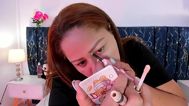 Snapshot of katte_landerr chatting on 05.16.26 katte landerr online show from 05.16.26