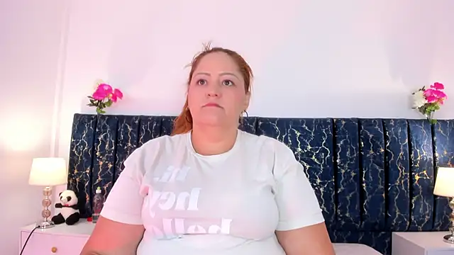 Snapshot of katte_landerr chatting on 05.20.26 katte landerr online show from 05.20.26