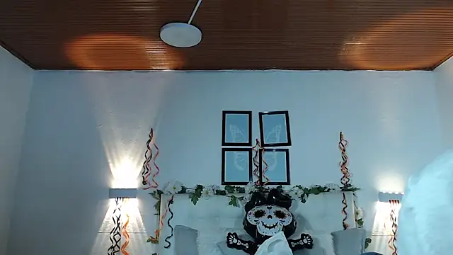 Megan 05  online show from 11.05.25