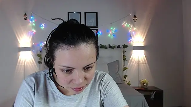 Snapshot of Megan_05_ chatting on 05.01.26 Megan 05 online show from 05.01.26
