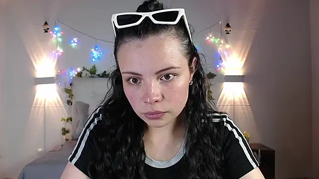 Snapshot of Megan_05_ chatting on 05.05.26 Megan 05 online show from 05.05.26
