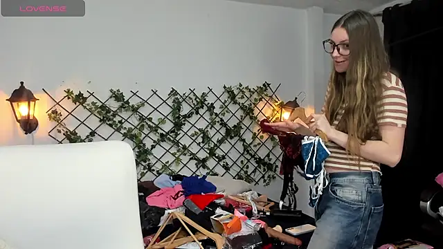 velvet  moon online show from 03.13.26