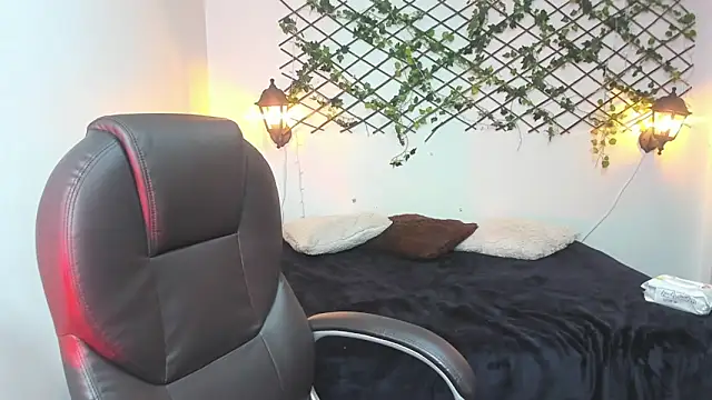 velvet  moon online show from 03.26.26