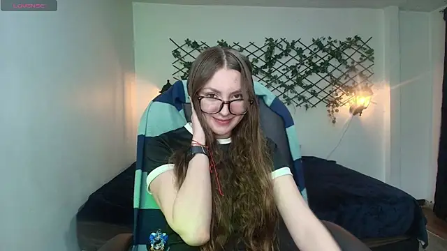 velvet  moon online show from 04.02.26