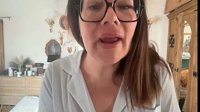 Snapshot of _Melia_ chatting on 06.01.26 Melia online show from 06.01.26