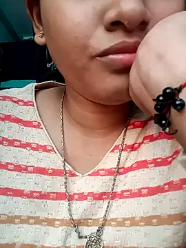 Snapshot of Snehabeauti chatting on 11.11.25 Snehabeauti online show from 11.11.25