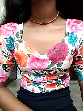 Naina 04 online show from 10.04.25