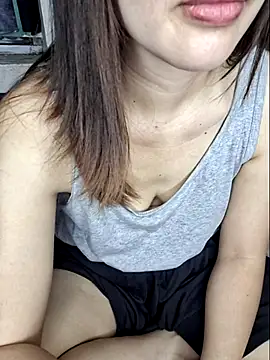 Snapshot of Lovelyx0x chatting on 12.20.25 Lovelyx0x online show from 12.20.25