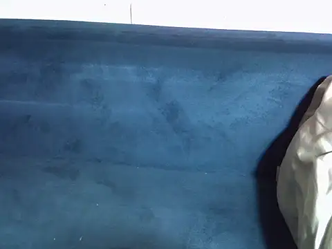 Snapshot of Lovelyx0x chatting on 12.21.25 Lovelyx0x online show from 12.21.25