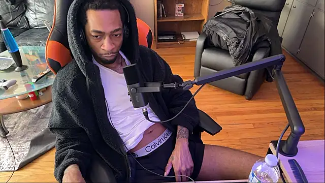 Snapshot of KasanovaFrankenstein chatting on 03.01.26 KasanovaFrankenstein online show from 03.01.26