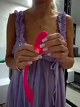 KissMiSveet online show from 10.08.25